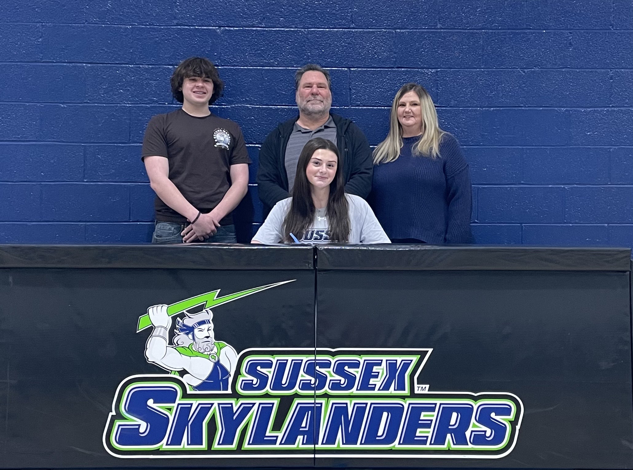 Suyker Signs for  Sussex Softball