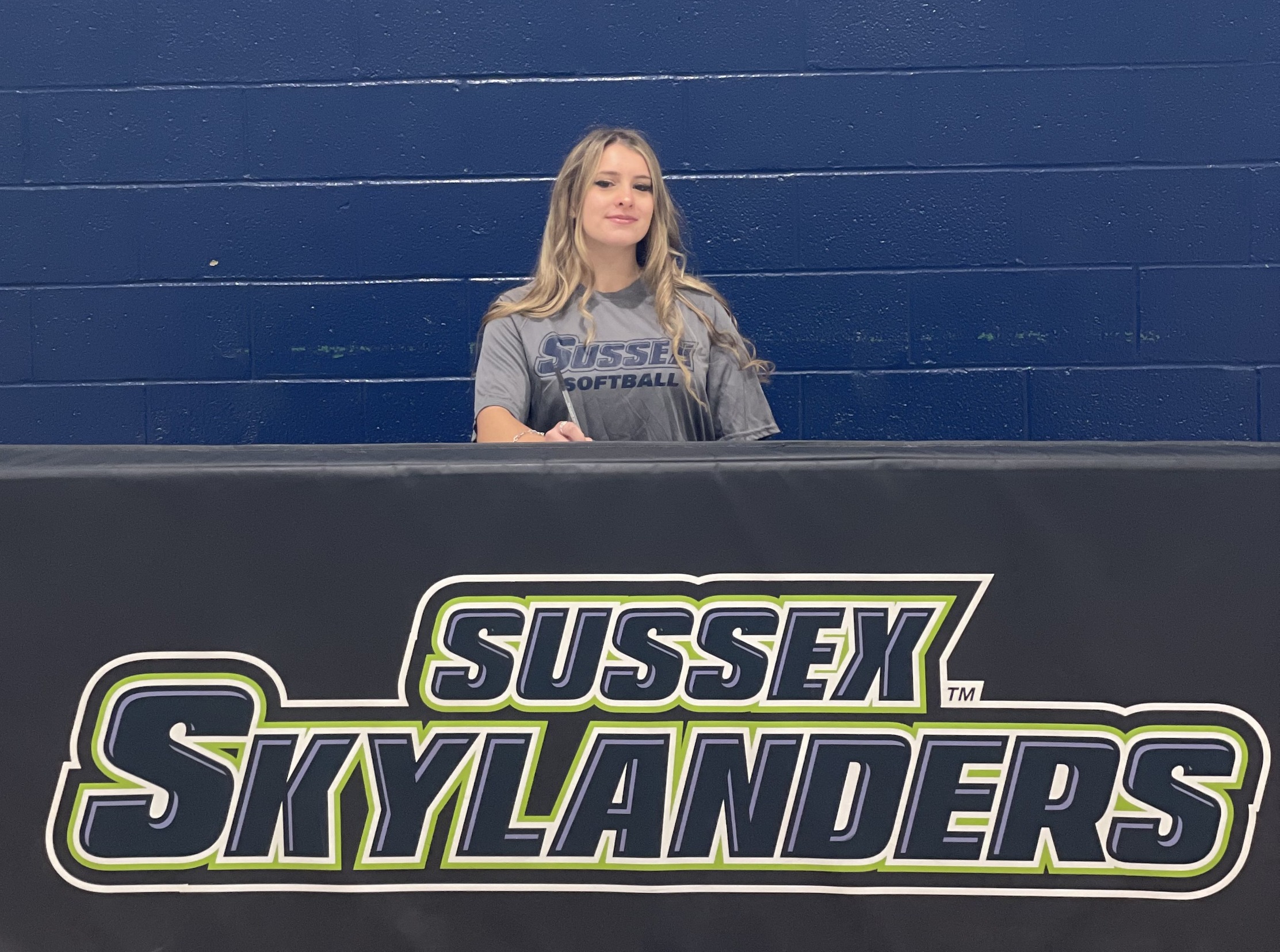 Stoll Signs on for Sussex 25-26 Family