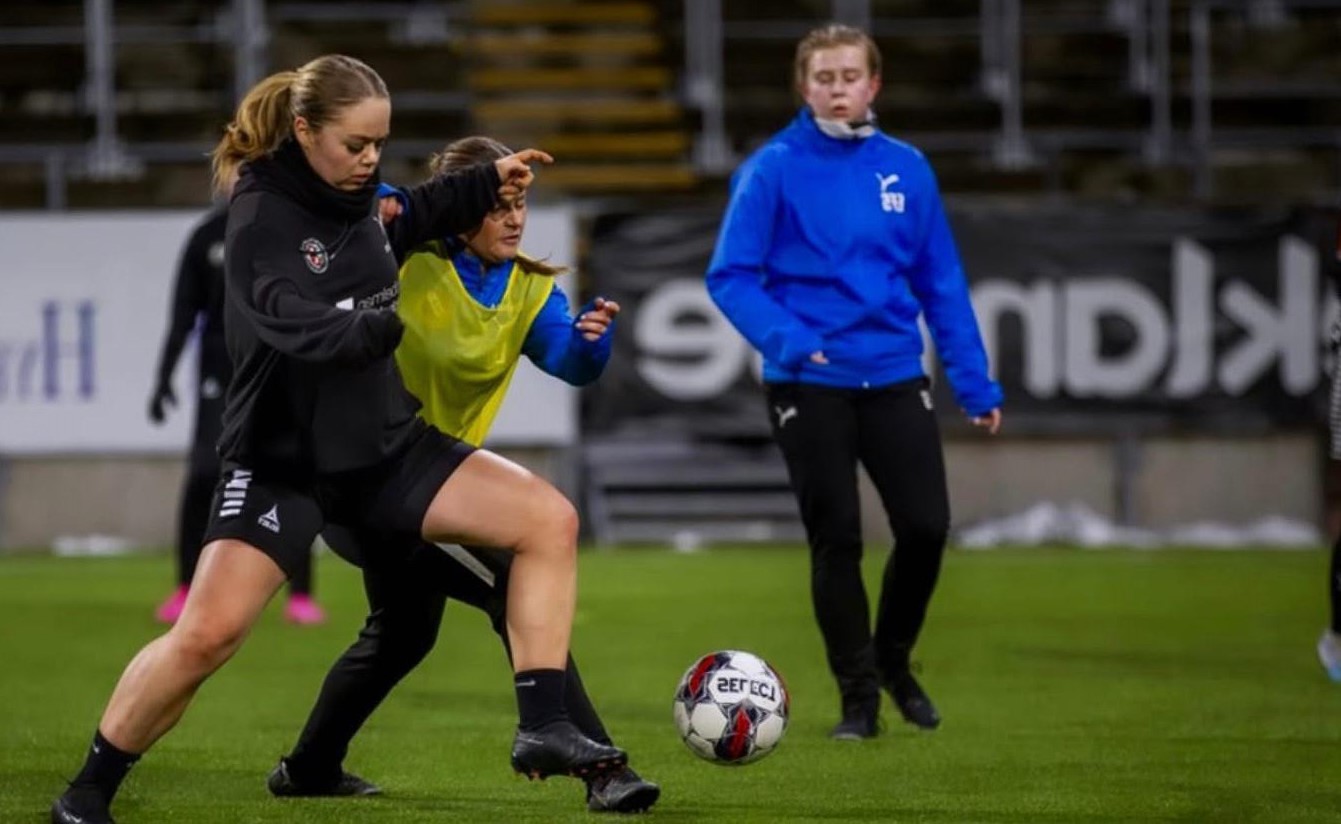 Dubbelman Commits to Sussex